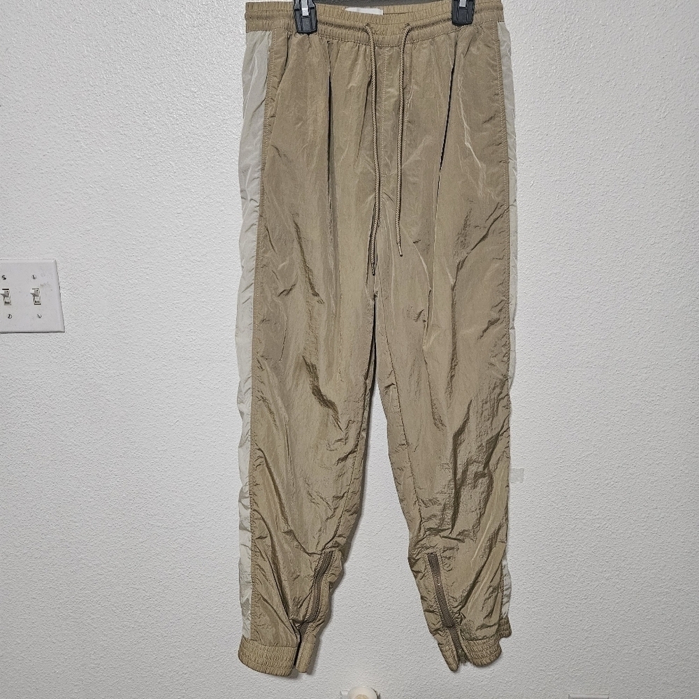 BDG joggers size medium